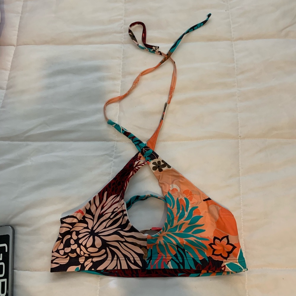 Vince Camuto swim top